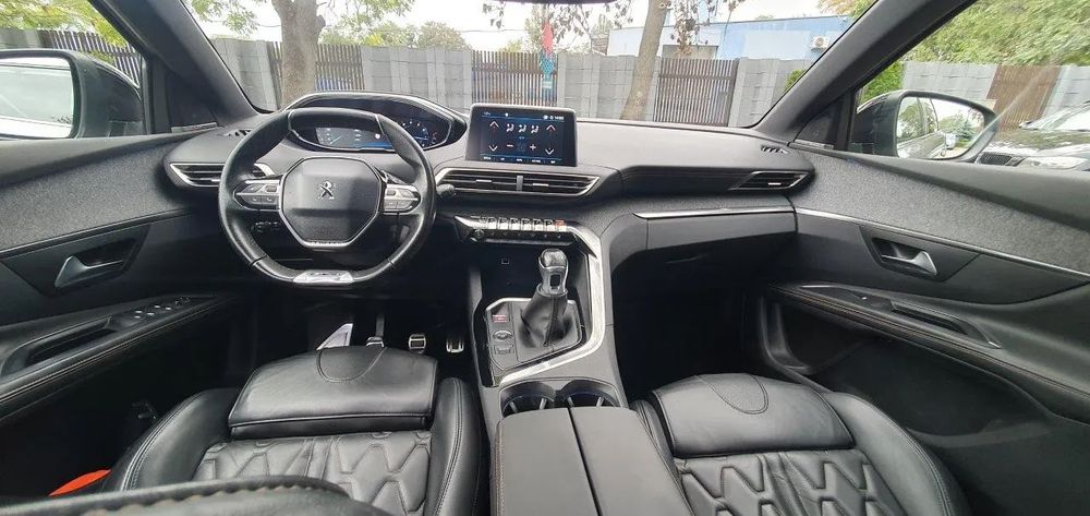 Peugeot 5008 GT Line 2018 rok skóra kamery 360 masaże benzyna nowy rozrząd luksus