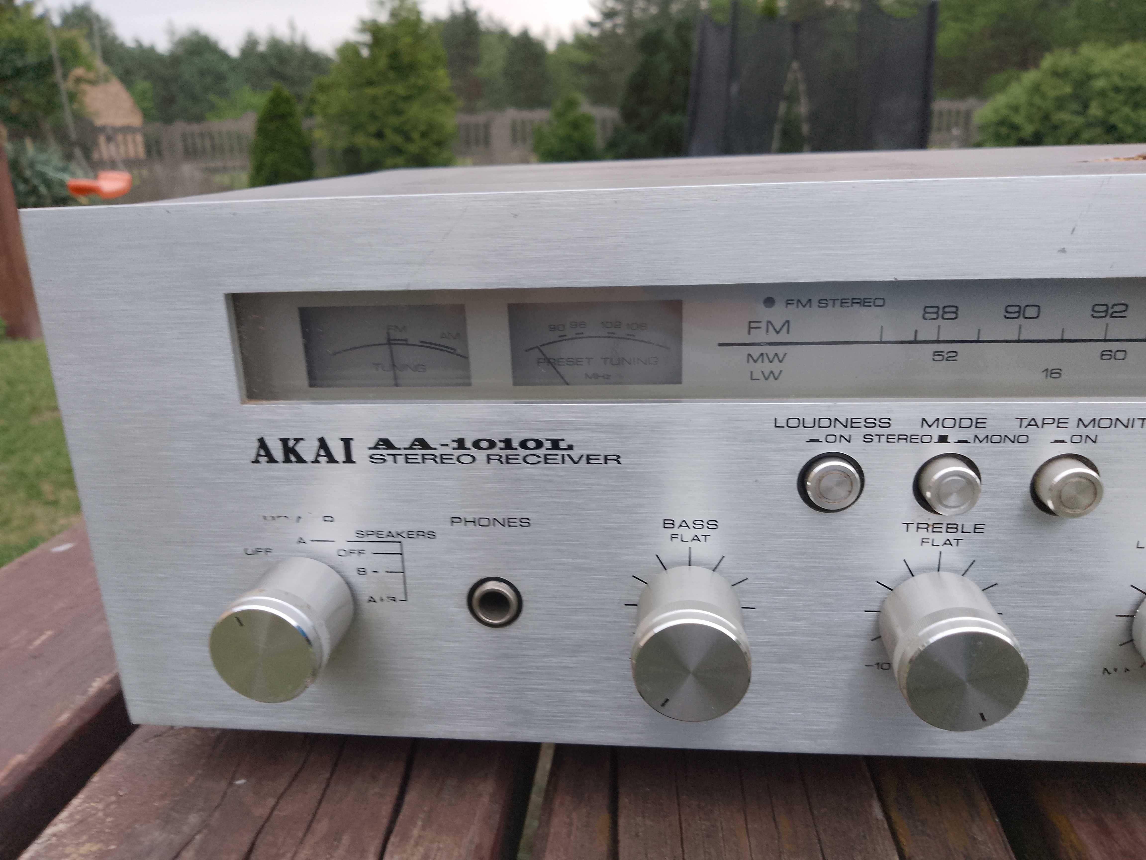 Amplituner Akai AA 1010 L. Po upadku.