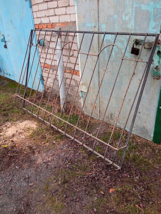 Решітка металева