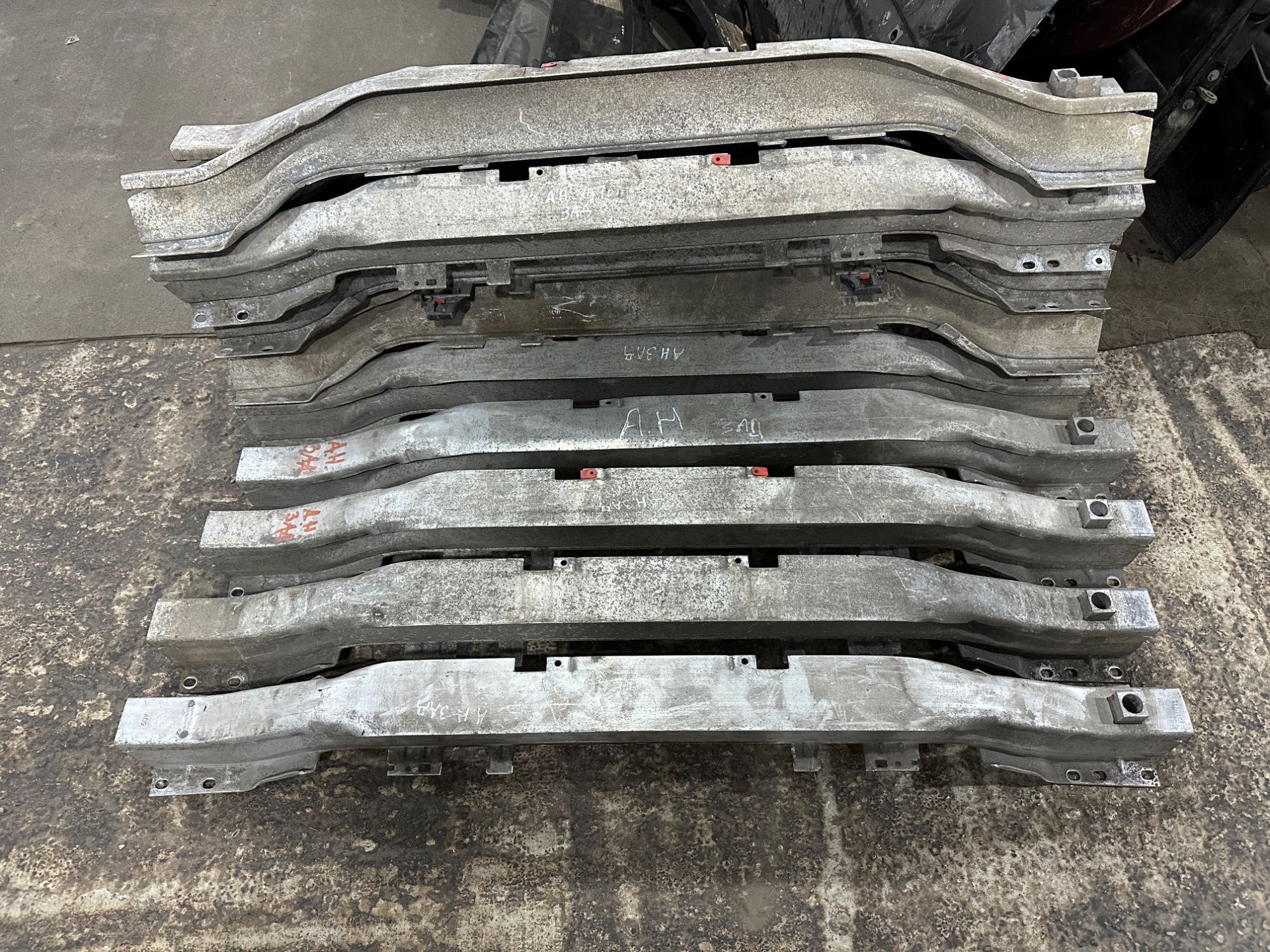 Усилитель заднего бампера opel astra h 13125147