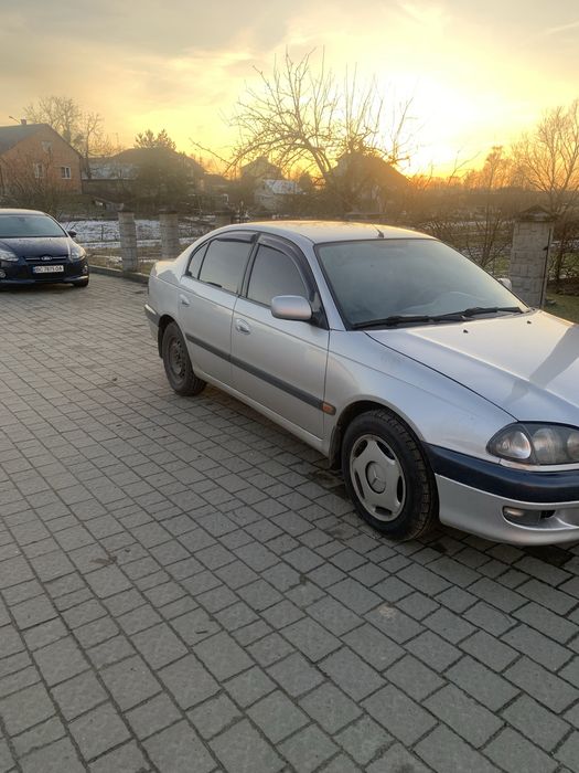 Продам гарне авто в хорошому стані на нових всесезонних колесах ! Пома