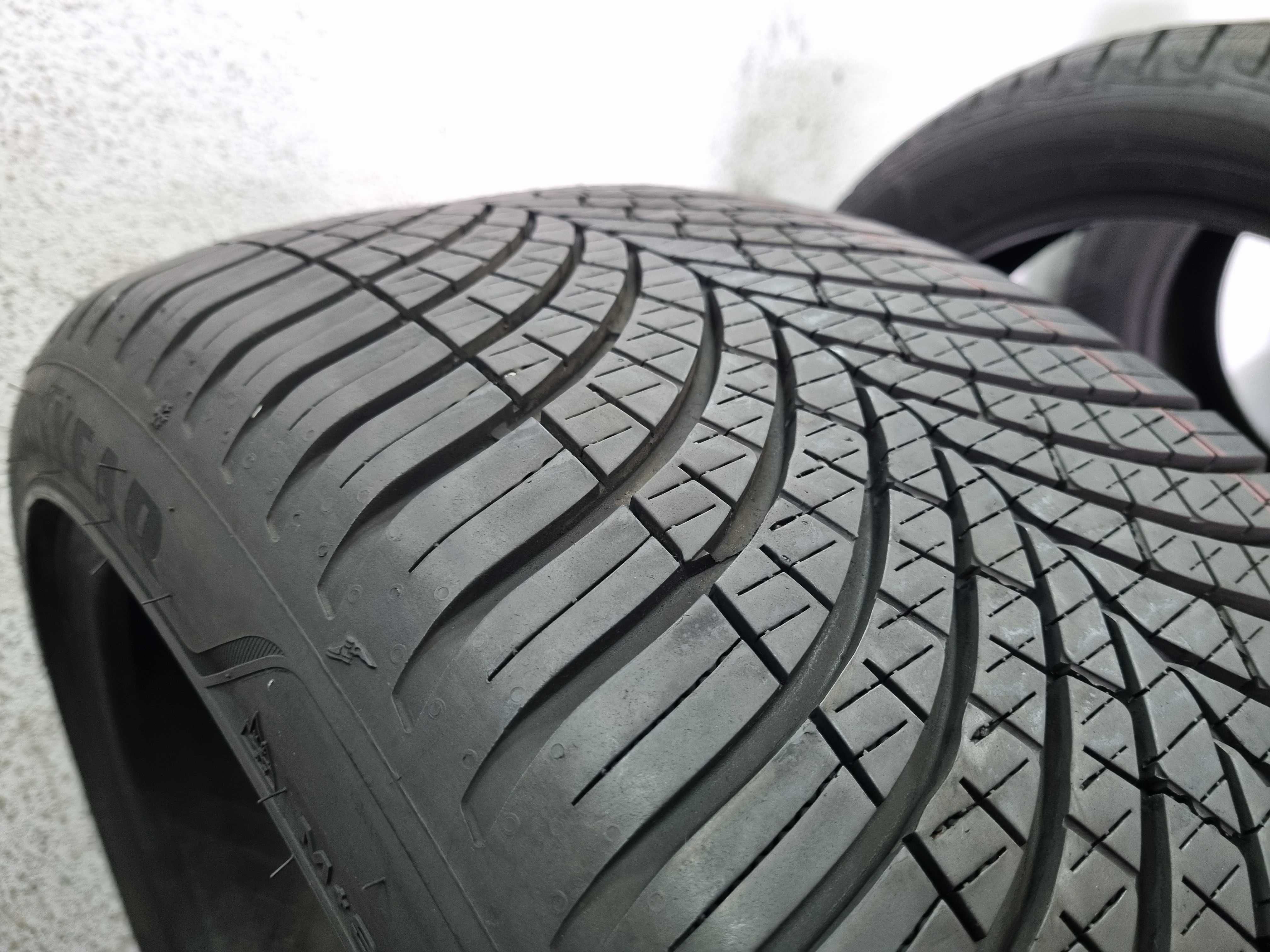 245/40/19 98Y Goodyear Vector 4seasons Gen-3 D.3721