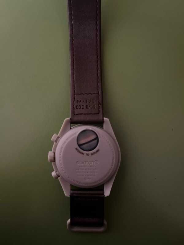 Omega x Swatch SO33T100 Saturn – Pierścienie Kosmosu