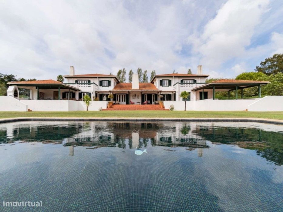 Moradia T7 para arrendamento com jardim e piscina em Galamares, Sintra