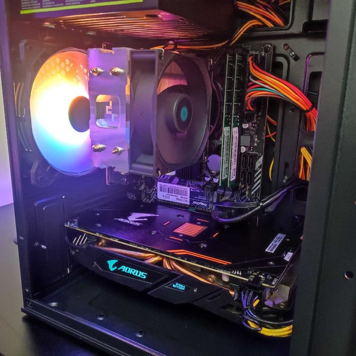 Игровой Компютер Intel Core i7, 16GB RAM, AORUS RX 570 4GB, SSD 512 m2