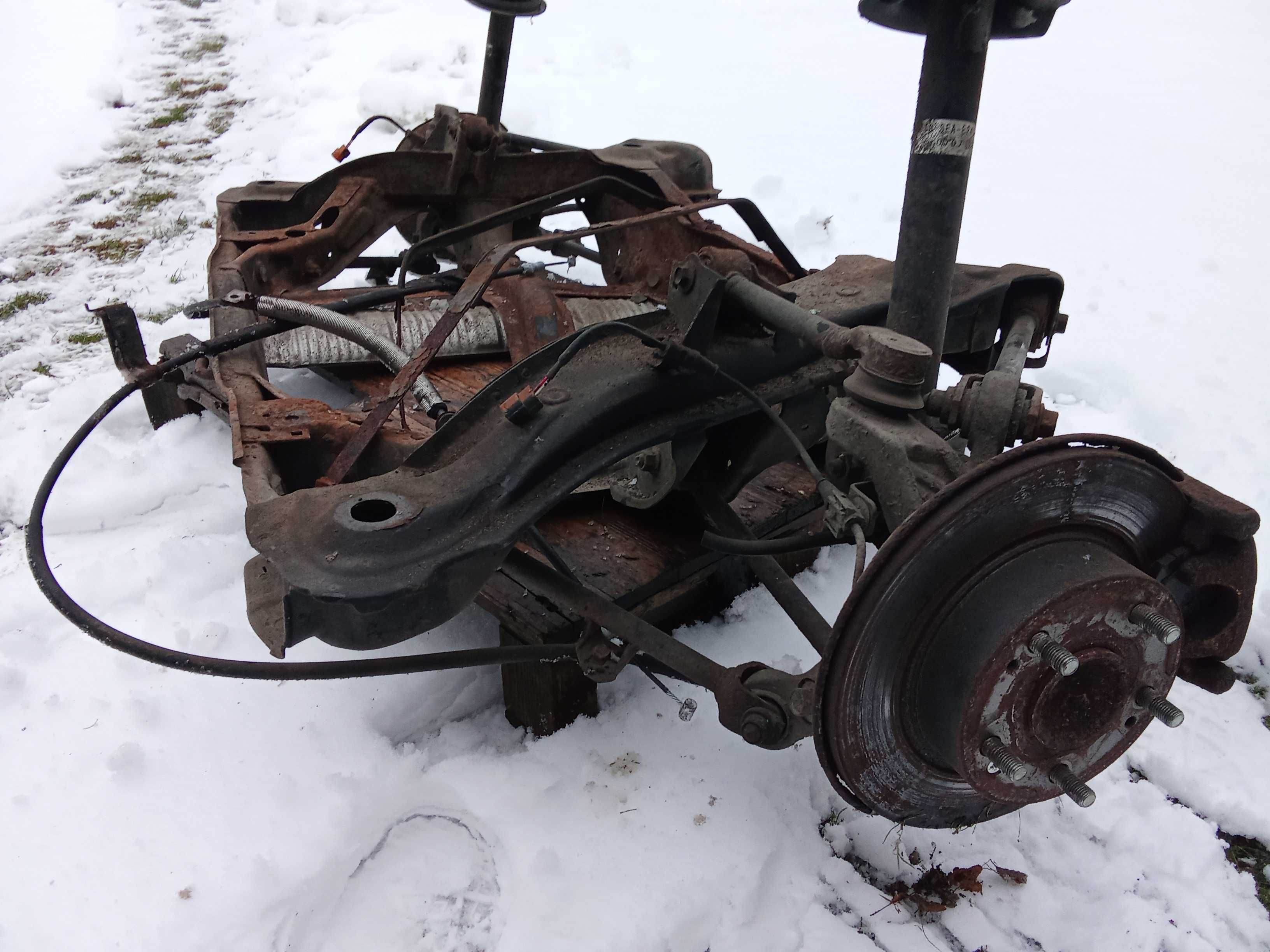 Honda Accord VII sedan 2.0 benzyna zawieszenie tylne sanki belka kpl.