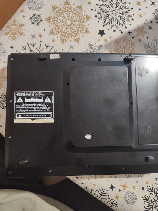 Міні ТВ + ДВД+СД читає всі диски.