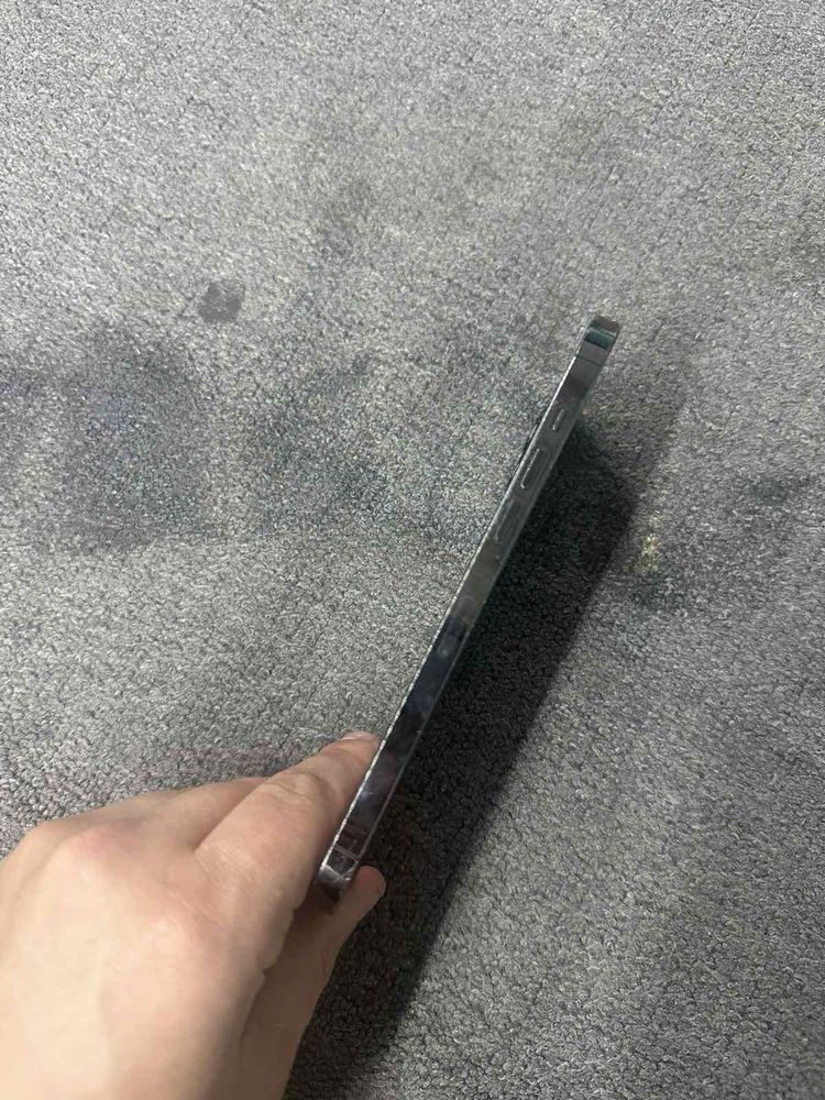 Iphone 12 pro max 128 space