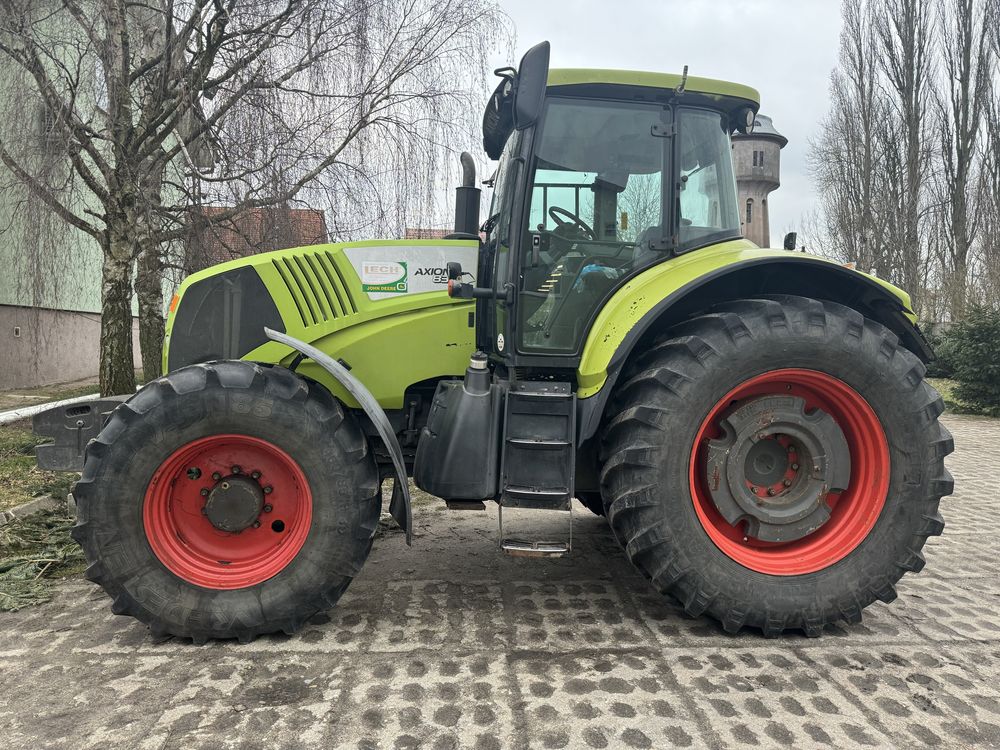 Ciągnik Claas Axion 830km
