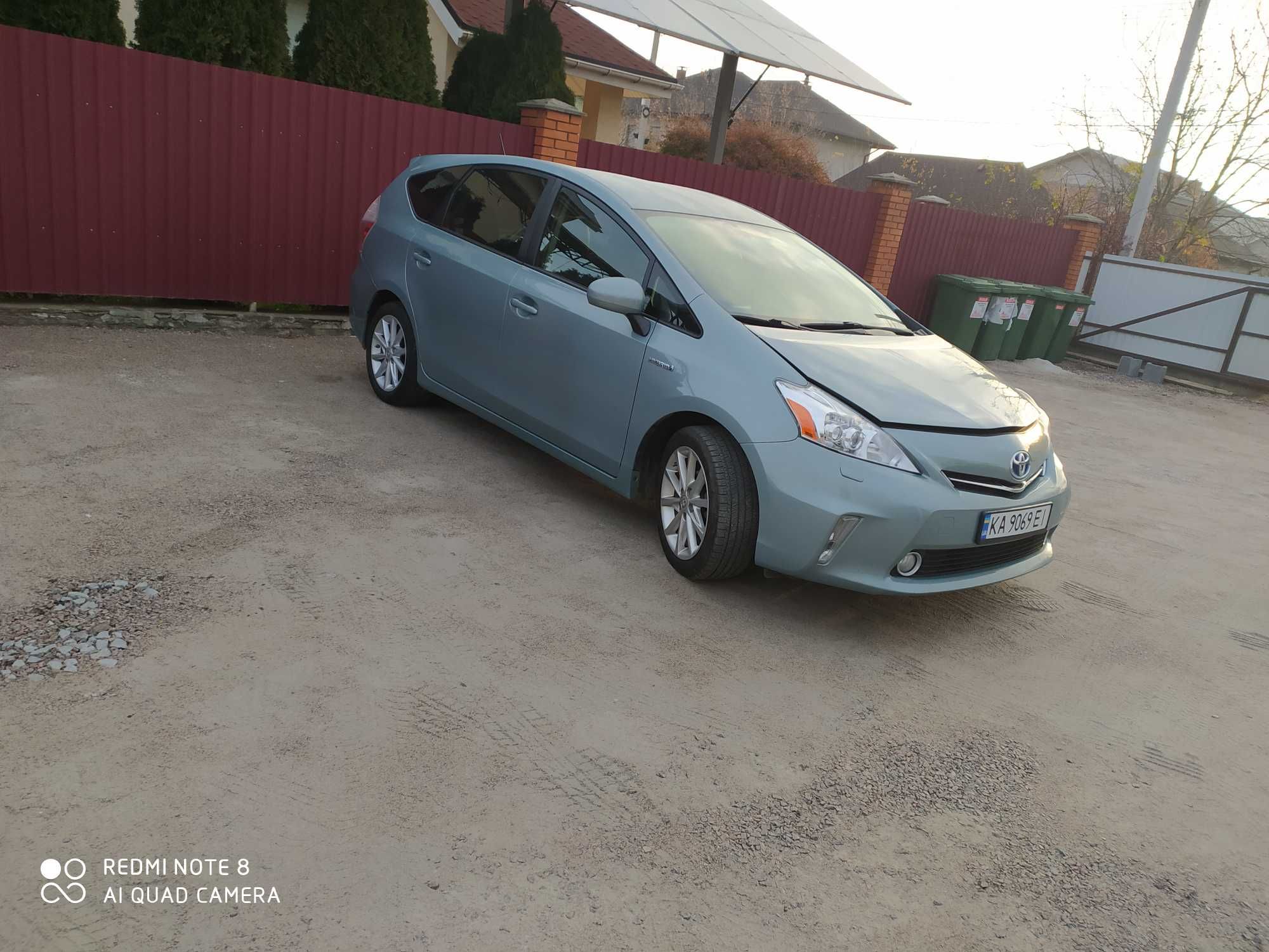 Toyota Prius V 2014