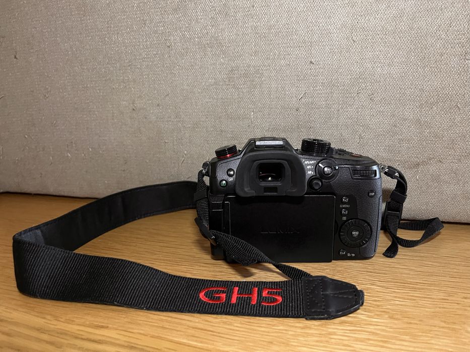 Lumix gh5s (Como Nova) OFERTAS NA DESCRIÇÃO.