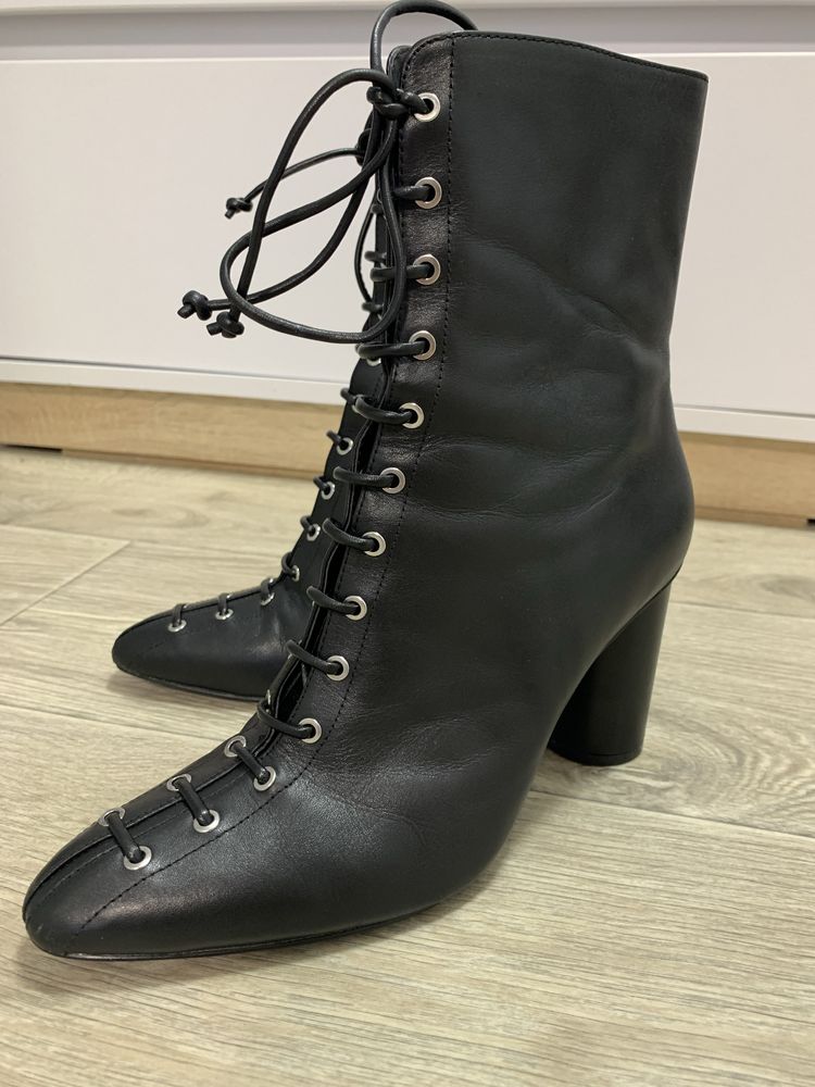 Ботинки на шнуровке Zara