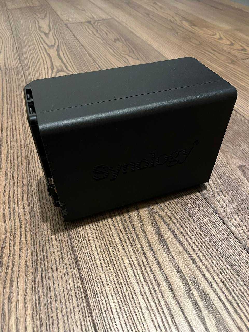 Мережеве сховище (NAS) Synology DS214