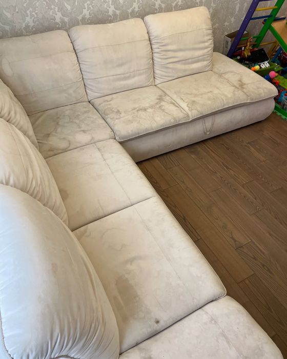 Професійна хімчистка мʼяких меблів Вараш. Диванів/стільців/матраців