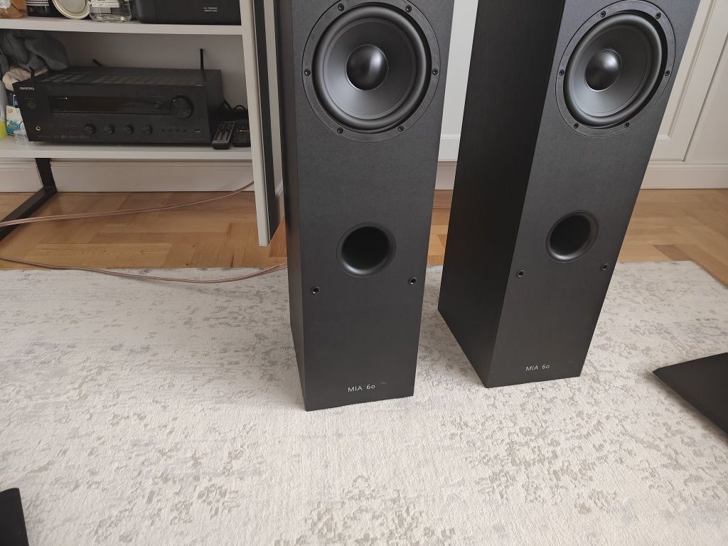 Zestaw Onkyo tx 8250 plus dwie kolumny Davis mia 60