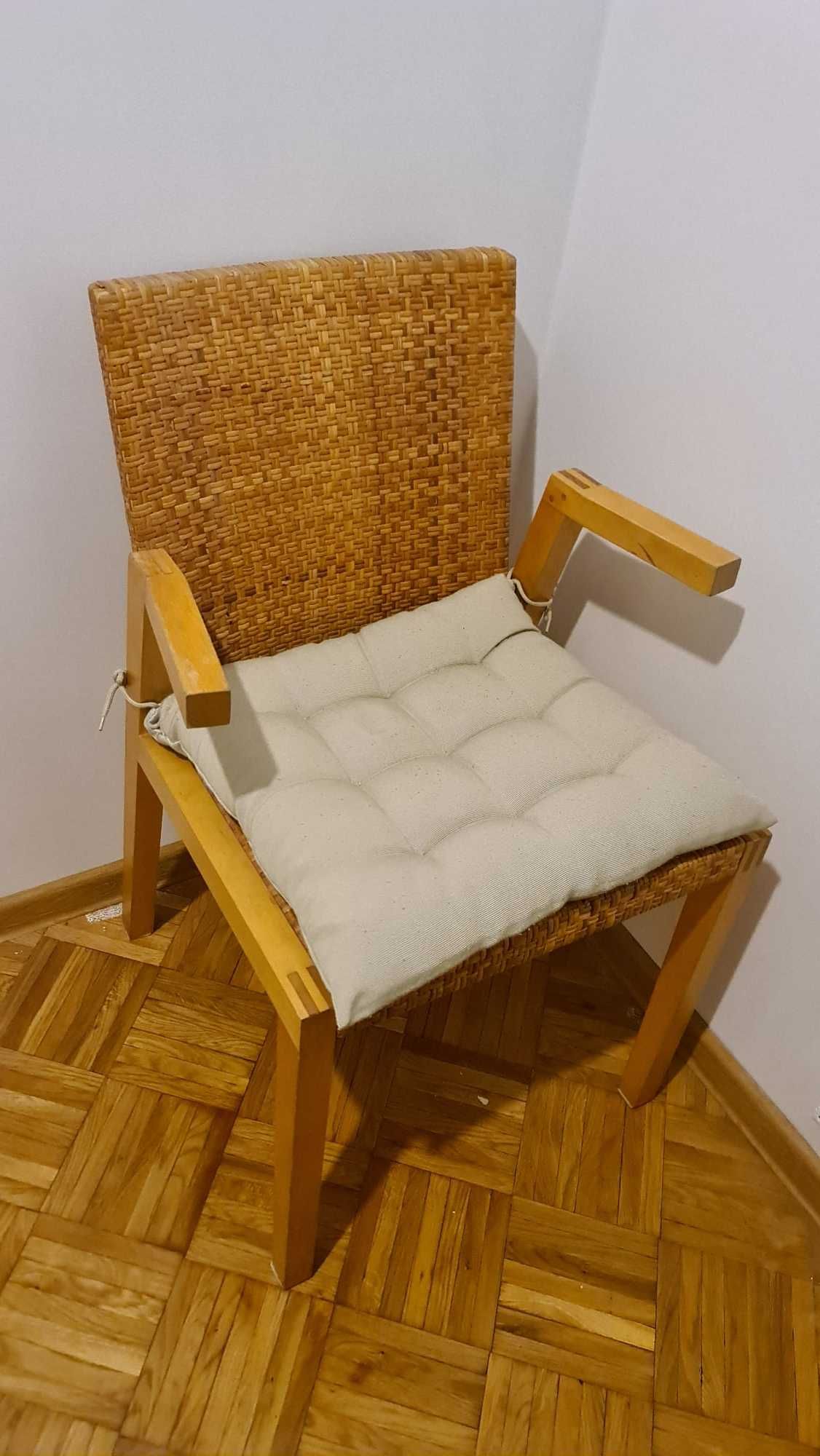 Krzesełko ratanowe