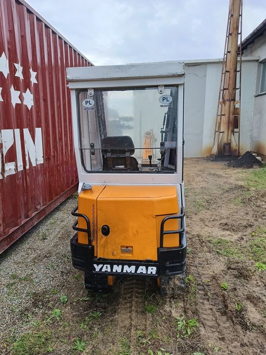 Minikoparka yanmar b17