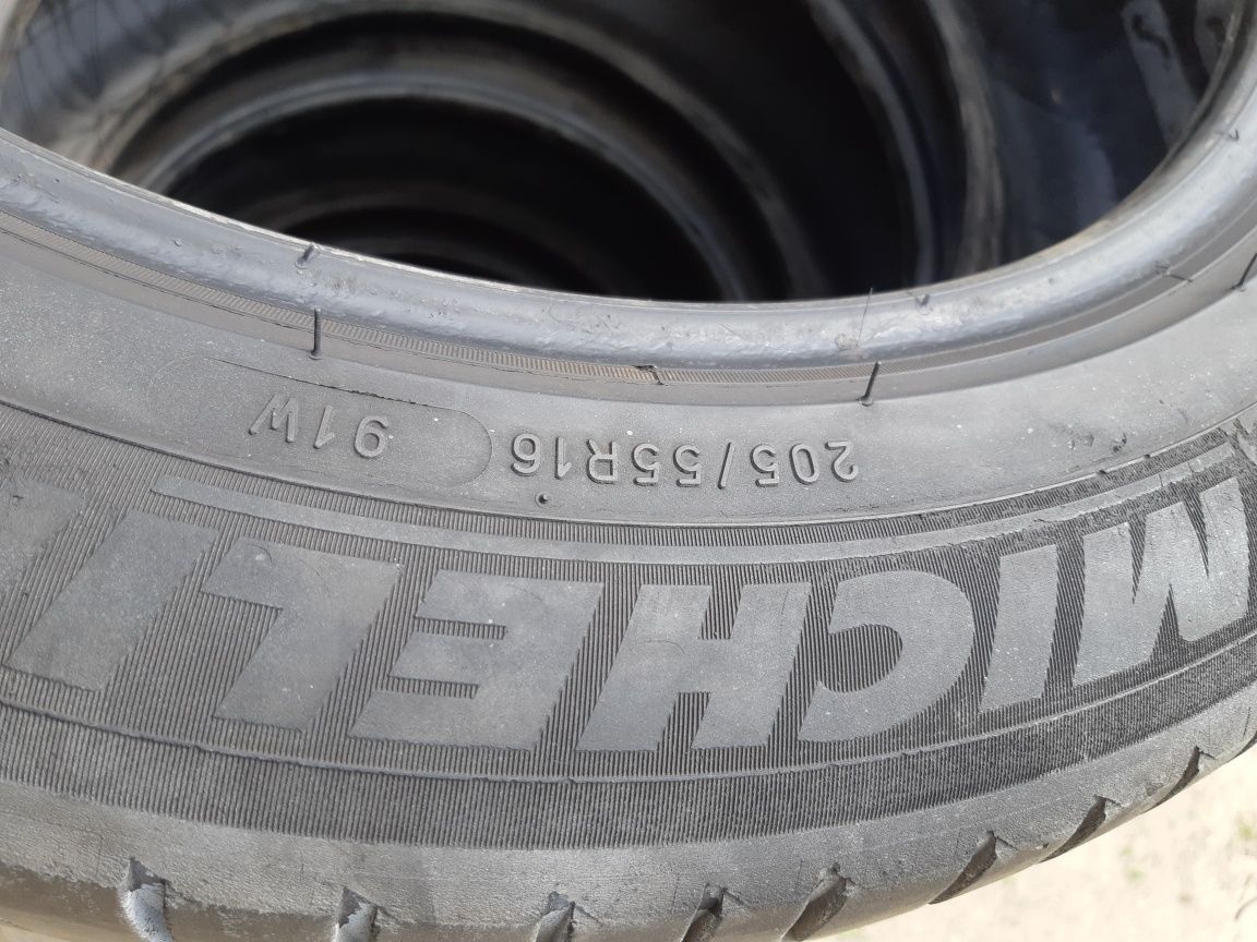 4 x Michelin 205/55 16"