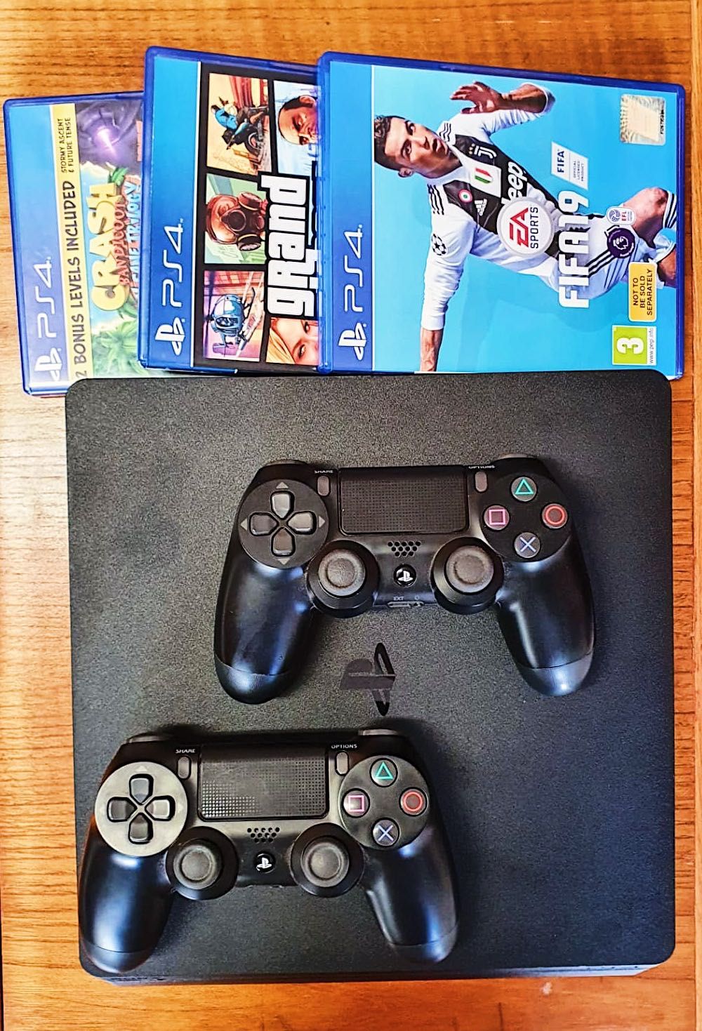 Ps4 + 2 DualShock + jogos