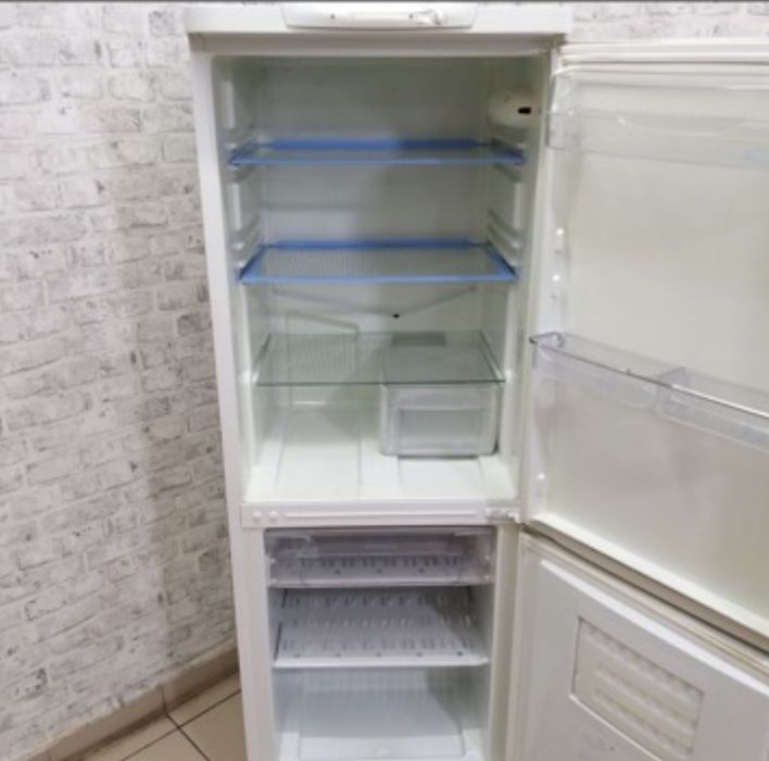 Продам хододильник Indesit 2007 року