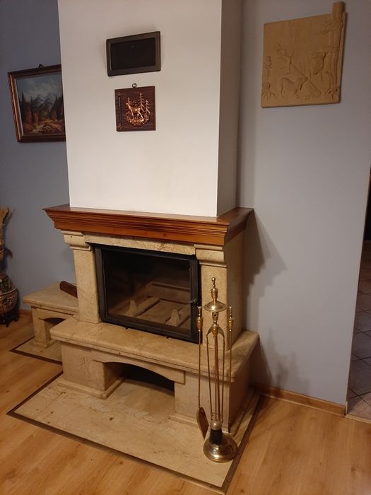 Kominek wraz z obudową