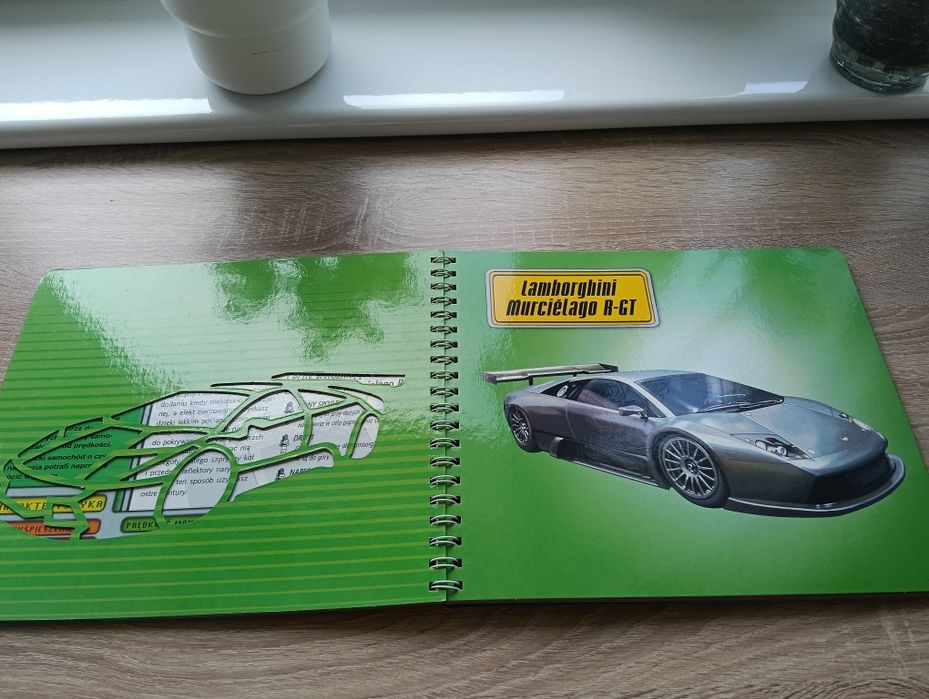 Książka z szablonami do rysowania.