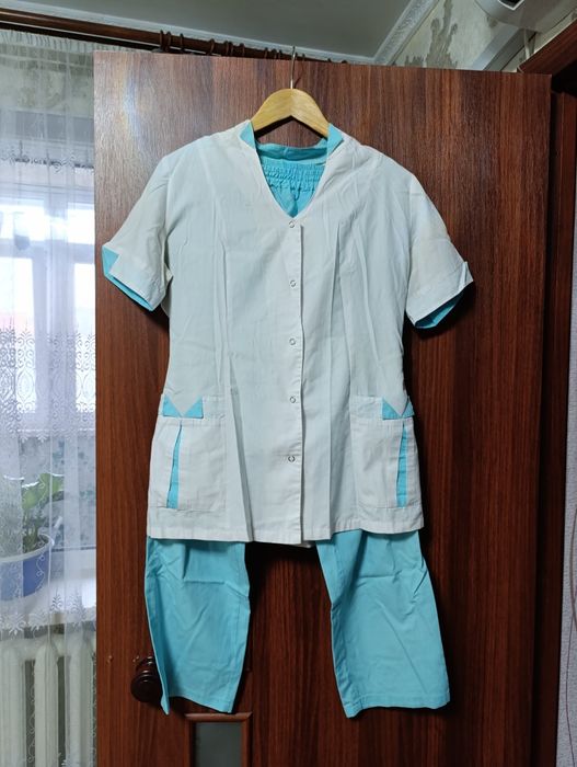 Медичні костюми та сорочки