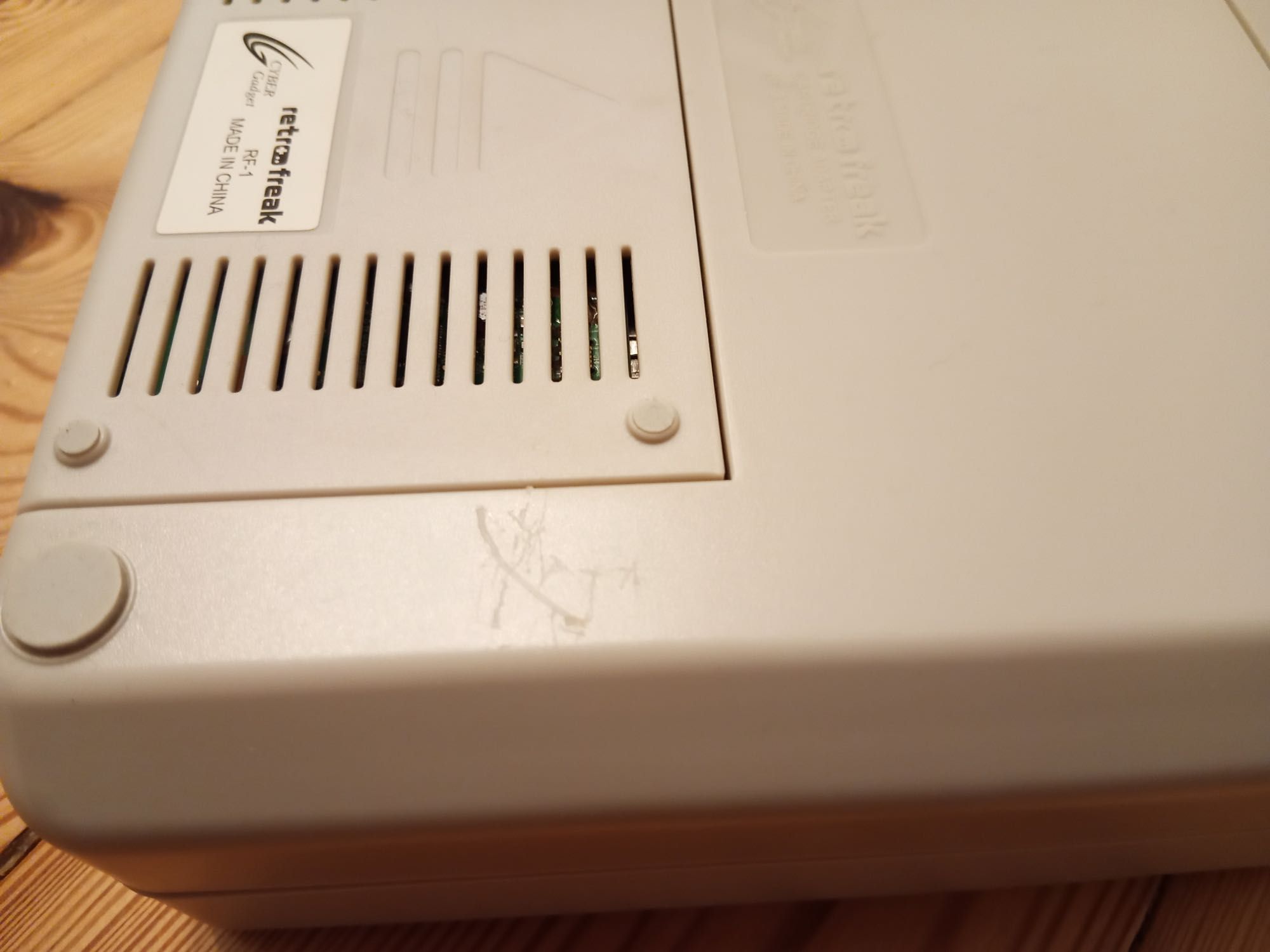 Konsola Cyber Gadget Retro Freak (Famicom, SNES, Sega, GBA) / zestaw