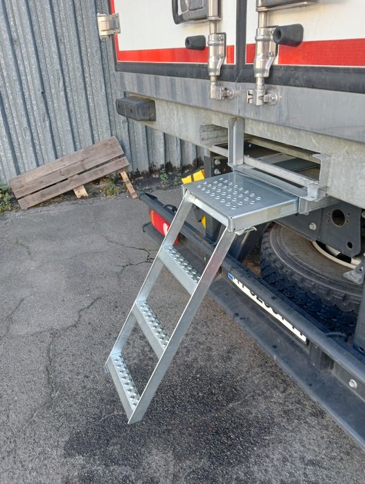 Драбина для вантажівки, фургона, прицепа.