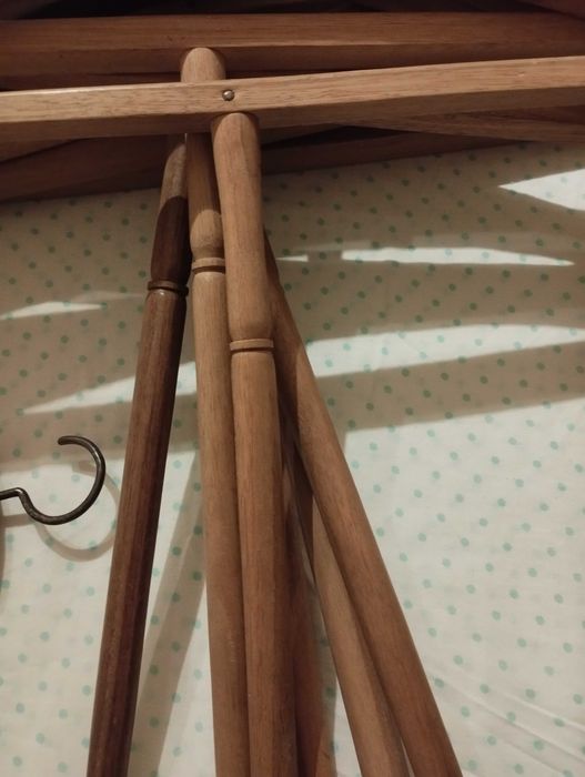 Conjunto de cabides antigos em madeira, dos anos 50/60 em bom estado