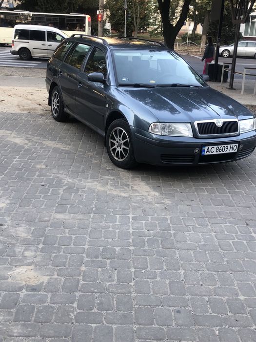 Шкода Октавія Тур,1'6 Бензин.