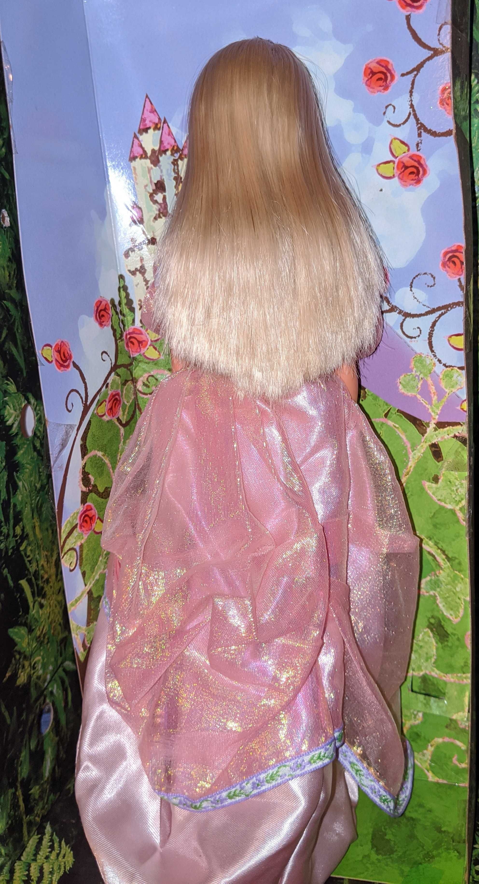 Barbie style 2000 r. w stroju Barbie Rapunzel ( Roszpunka) z 2001 r.