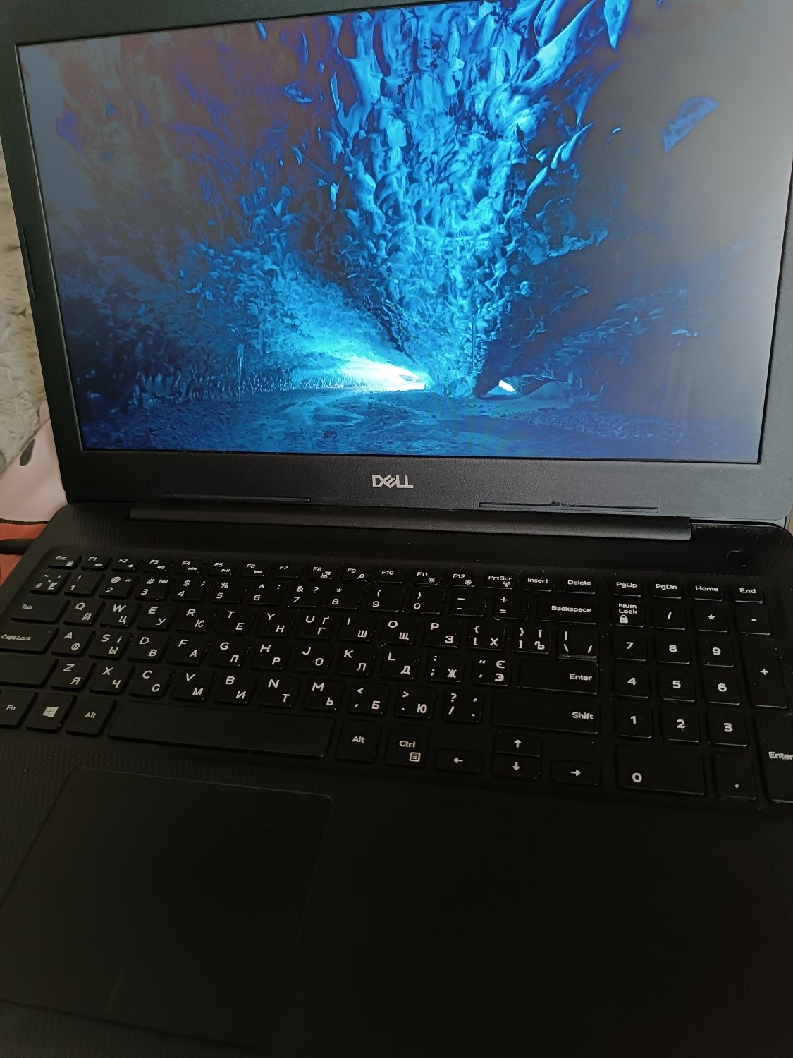 Ноутбук Dell в хорошем состоянии