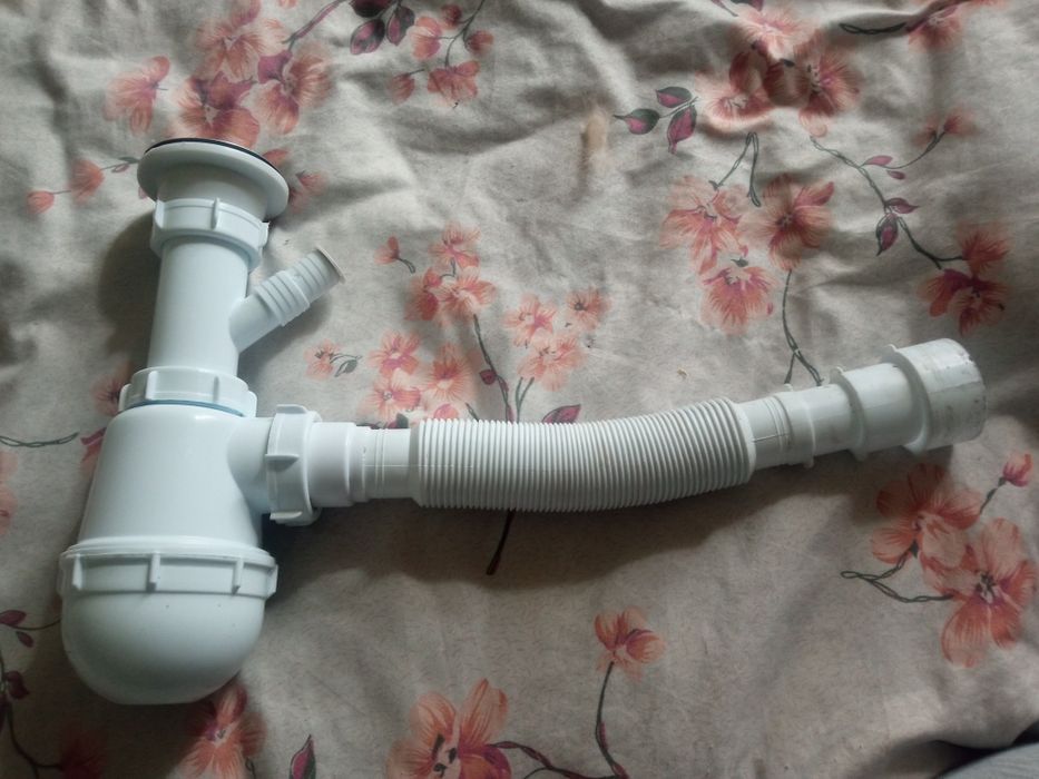 Сантехника сифон, фильтр, трубки, заглушки, резинки, переливи, фитинги