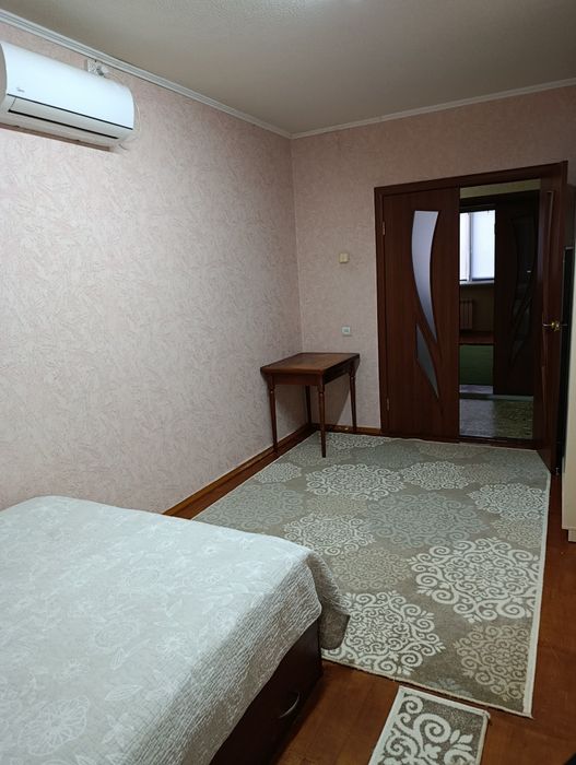 4 квартира, поруч Сильпо, правий берег.