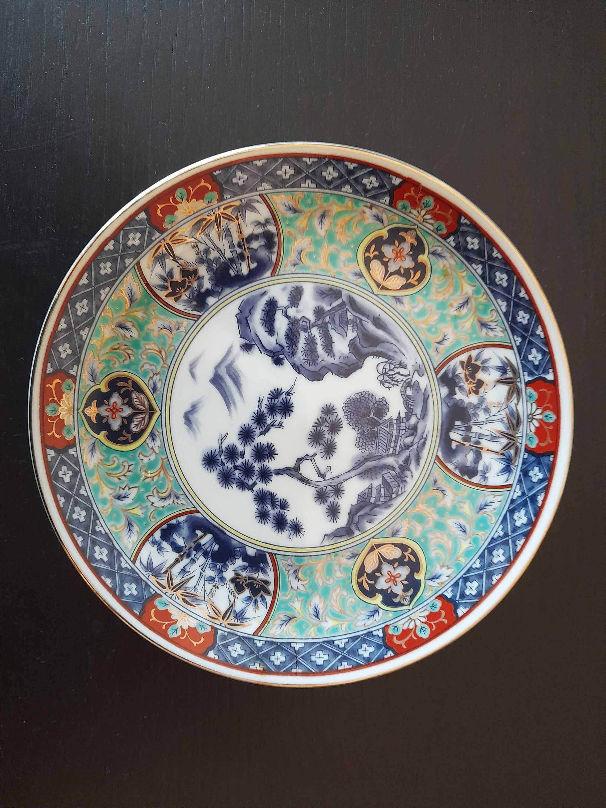 4 Pratos de Porcelana