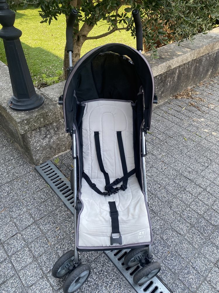 Carinho de passeio Zippy 6M+