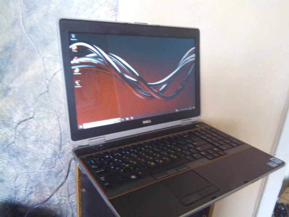 Dell  15.6"\intel i5-2.5-3.2ghz\6gb\ssd 125gb\ б.п Dell 90w