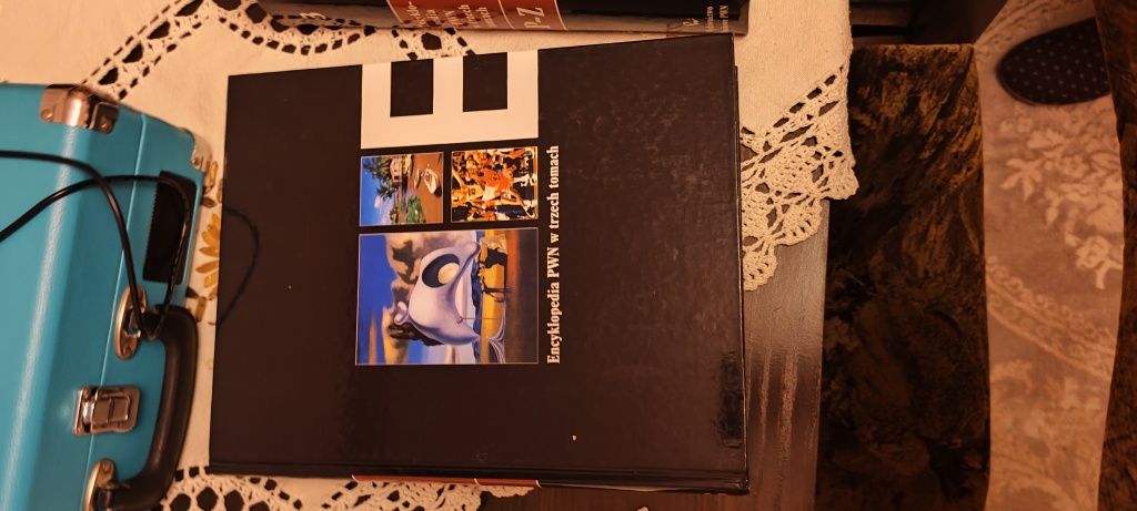 Encyklopedia PWN w trzech tomach