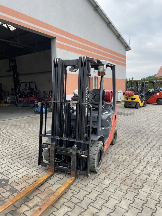 Wózek widłowy Toyota 06-8FG18F Triplex maszt 2018 rok