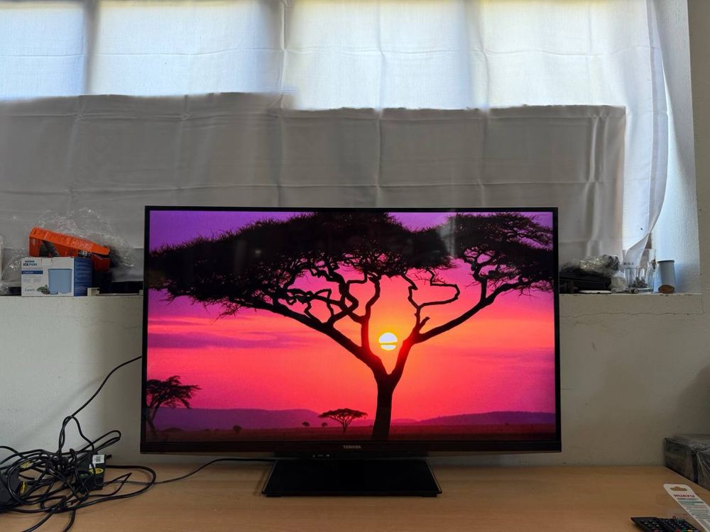 Телевізор Toshiba 42” / Full HD / 3D / Dolby Digital