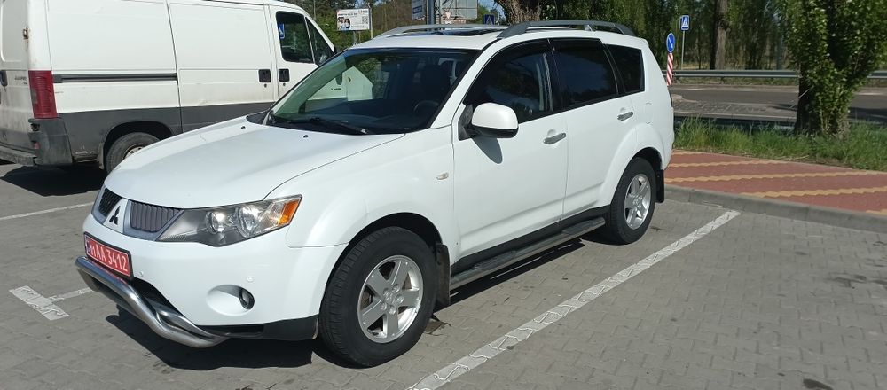 Mitsubishi outlander XL