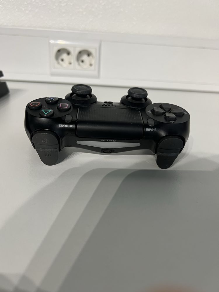 PS4 Slim 1TB em perfeittas condições