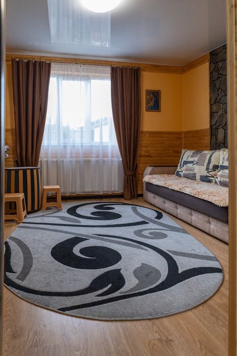 Будинок у Карпатах з банею та каміном "Перлина Прикарпаття"