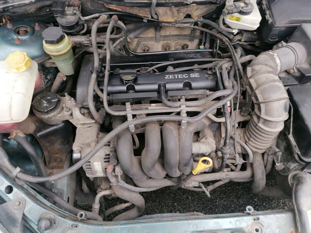 Ford Focus 1.6 benzyna 2002r