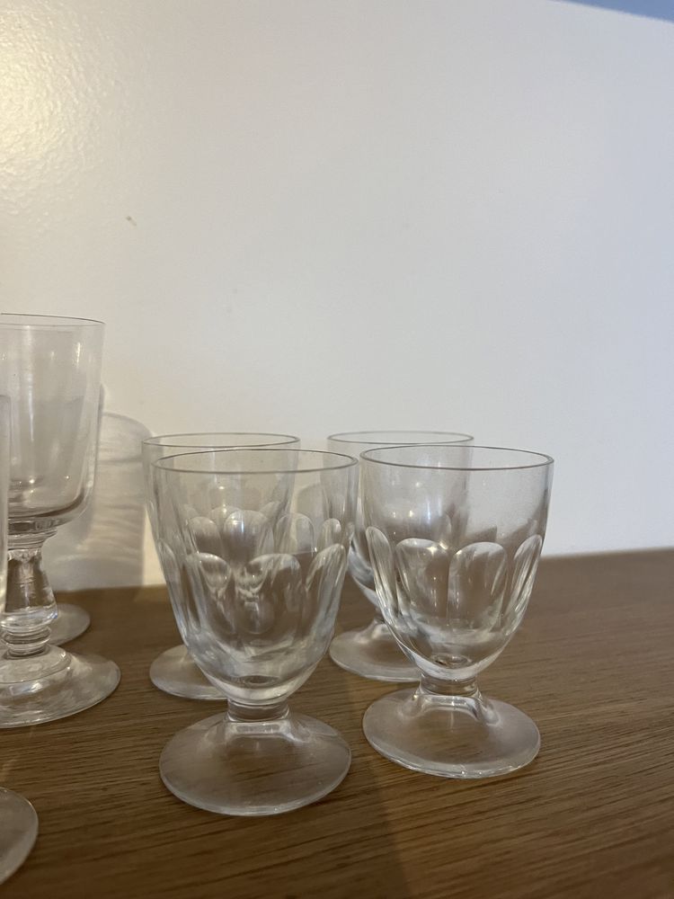 Conjunto de copos variados pequenos