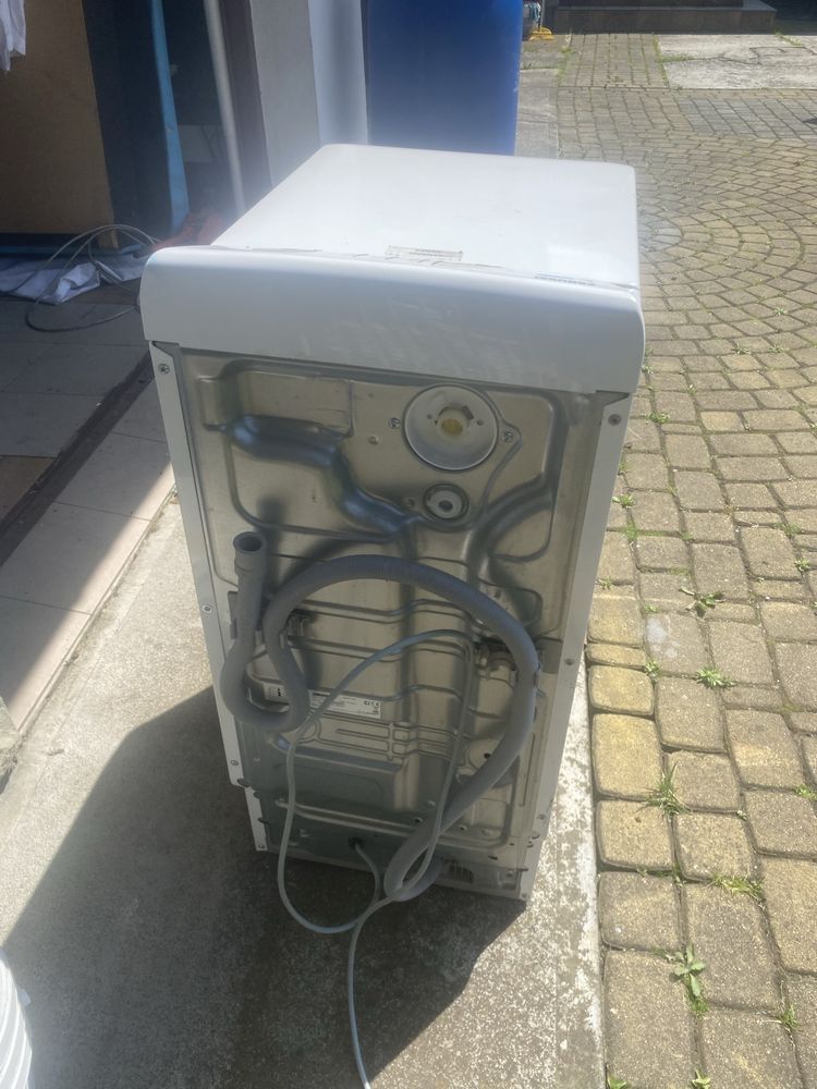 Uszkodzona pralka zanussi