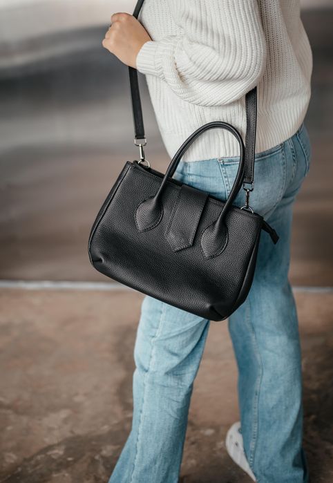 Вместительна женская сумка тоут tote bag, кожаная черная