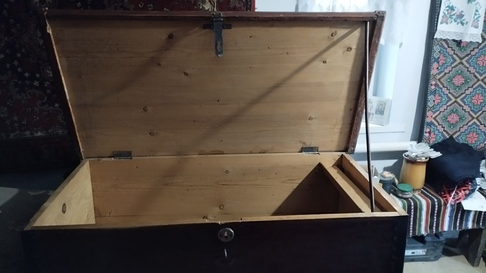 Скриня українська стара ,сундук