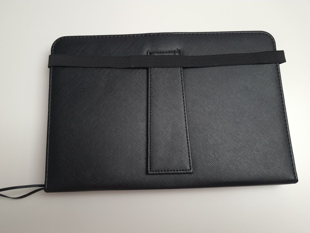 Tablet Overmax Solution 10 z klawiaturą